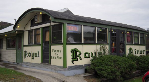Take A Step Back In Time With A Visit To This Rare Historic Diner In Vermont