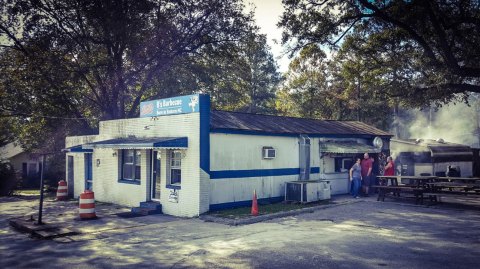 This Tiny Shop In North Carolina Serves BBQ To Die For