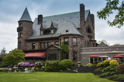 This Castle Restaurant Outside Buffalo Is A Fantasy Come To Life