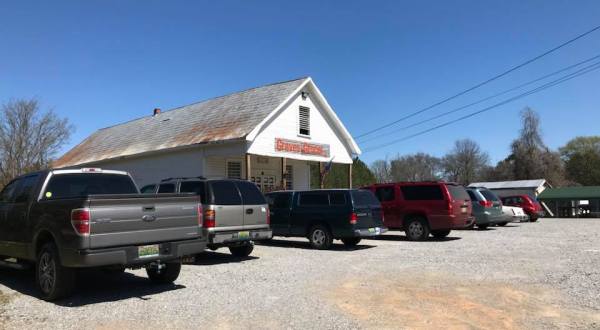 This Tiny Middle-Of-Nowhere Restaurant In Alabama Is A True Hidden Gem
