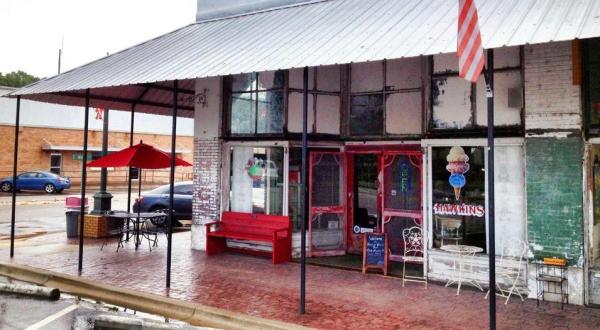 This Charming General Store In Small Town America Is A Blast From The Past