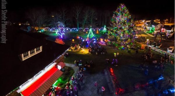 This Christmas Village In Connecticut Comes Alive With 400,000 Sparkling Lights