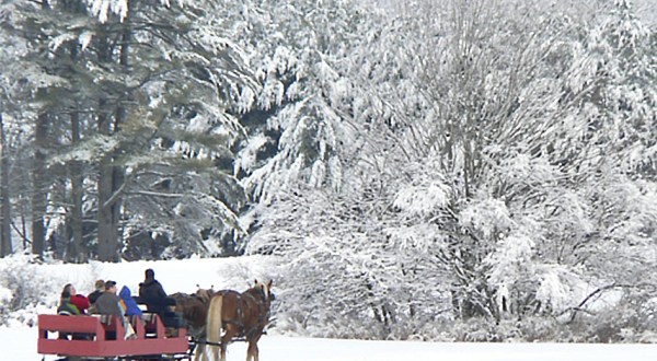 10 Winter Attractions For The Family In Maine That Don’t Involve Long Lines At The Mall
