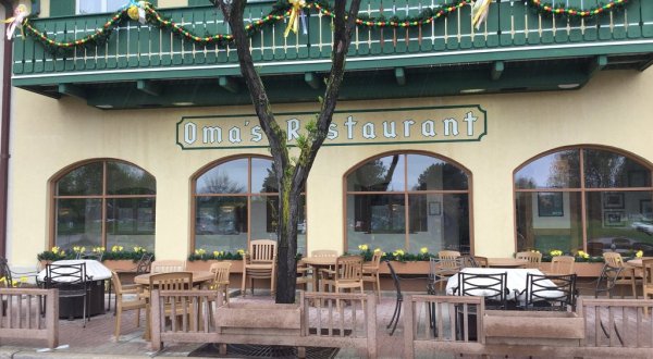 The Massive Pretzels At This Charming Restaurant In Michigan Almost Fall Off The Plate