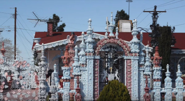 This Enchanting House In Texas Looks Like It’s Made Entirely Of Sugar