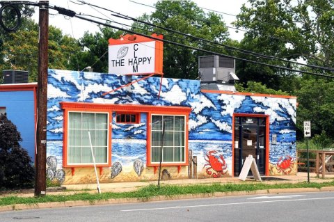 This Tiny Seafood Shack Has Been One Of Virginia's Best Kept Secrets For Fifty Years