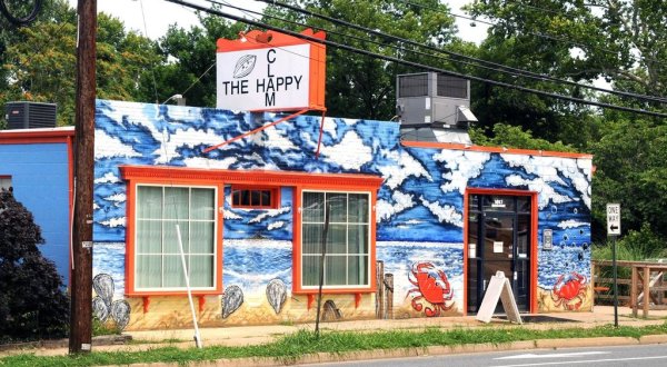 This Tiny Seafood Shack Has Been One Of Virginia’s Best Kept Secrets For Fifty Years