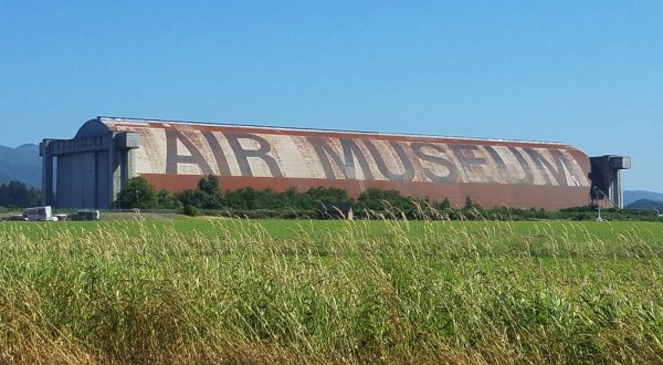 One Of The Last WWII Blimp Hangars Is Right Here In Oregon And It’s So Worth A Visit