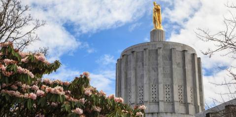 The Quirky Story Behind This Famous Oregon Landmark Will Fascinate You