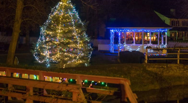 The Beautiful Christmas Walk In Indiana You’ll Want To Experience Again And Again