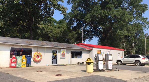 The Unsuspecting Arkansas Truck Stop Where You Can Pull Over And Have An Amazing Meal
