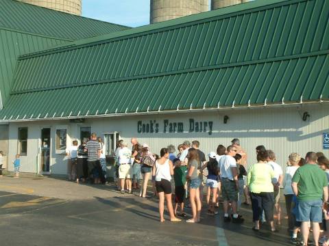 You'll Have Loads Of Fun At This Dairy Farm Near Detroit With Incredible Ice Cream