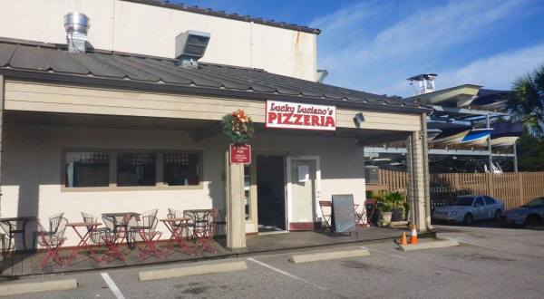 This South Carolina Pizza Joint In The Middle Of Nowhere Is One Of The Best In The U.S.