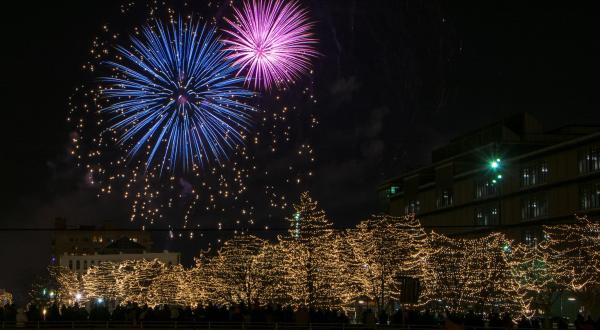 You Will Love This Dreamy Ride Through The Largest Drive-Thru Light Show In Nebraska