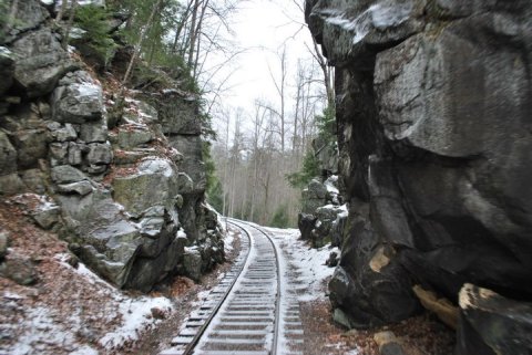 Watch The Kentucky Mountainside Whirl By On This Unforgettable Christmas Train
