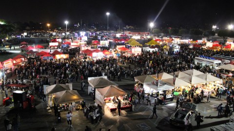 You Won't Want To Miss This Epic Holiday Night Market In Louisiana