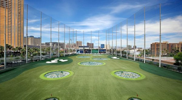 There’s Truly Nothing Else In The World Like This Rooftop Golf Range In Nevada