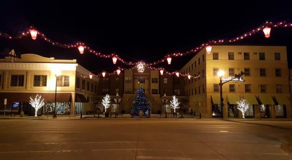 Christmas In These 6 North Dakota Towns Looks Like Something From A Hallmark Movie