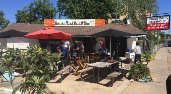 The Historic BBQ Restaurant In Austin That’s Been Making Mouthwatering Brisket Since 1943