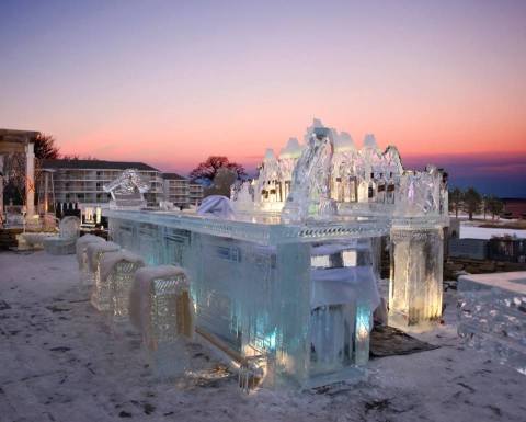 This Beautiful Bar In Maine Is Made Of Over 20,000 Pounds Of Crystal Clear Ice