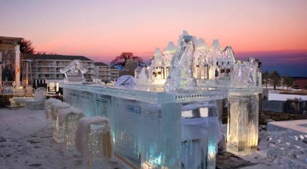 This Beautiful Bar In Maine Is Made Of Over 20,000 Pounds Of Crystal Clear Ice