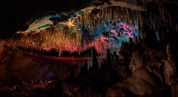 There’s A Christmas Room Inside This Unique Florida Cave And You’ll Want To See It For Yourself