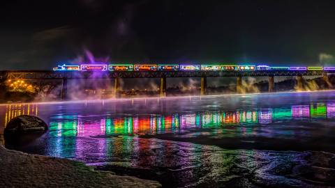 The Lighted Holiday Train In Wisconsin That's Like Catching The Polar Express