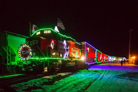 There's A Festive Holiday Train Coming To Minnesota And You Won't Want To Miss It
