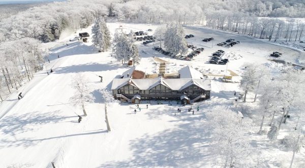 The Mountain Resort Near Pittsburgh That’s Perfect For A Winter Getaway