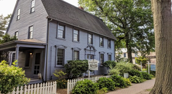 Visit This Connecticut Town With More Than 150 Pre-Civil War Homes