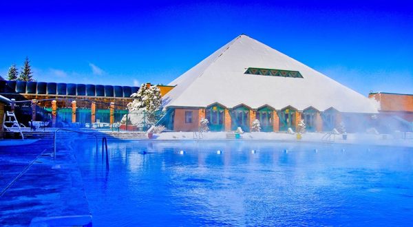 Watching Snow Fall From This One Hot Spring Resort In Montana Is Basically Heaven