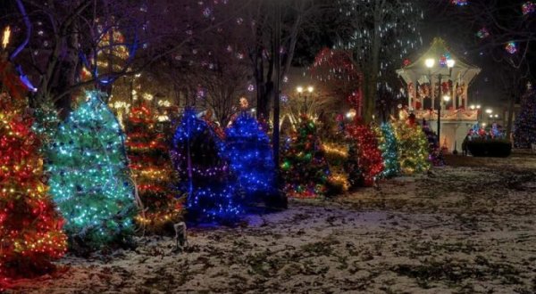 Christmas In These 10 Ohio Towns Looks Like Something From A Hallmark Movie