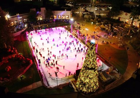 The Largest Outdoor Ice Skating Rink In Southern California That Should Be At The Top Of Your Holiday Bucket List