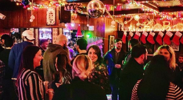 Get Into The Spirit Of The Season At This Christmas-Themed Bar In Connecticut