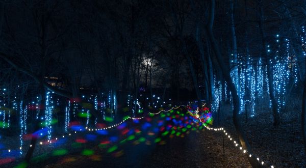 Everyone Should Take This Spectacular Holiday Trail Of Lights In Wisconsin This Season