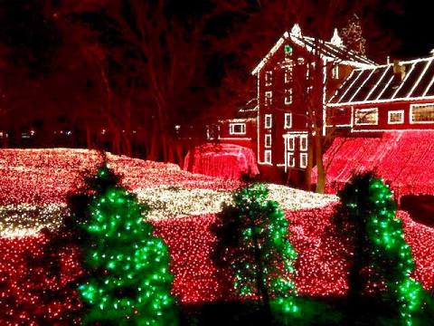 One Of The Country's Biggest And Brightest Christmas Lights Displays Is Right Here In Ohio