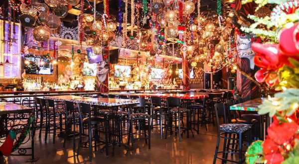 The One Delicious Florida Restaurant That’s All Decked Out For Christmas