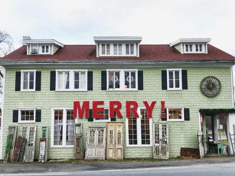 It's Impossible Not To Love The Virginia General Store That Takes Christmas To A Whole New Level
