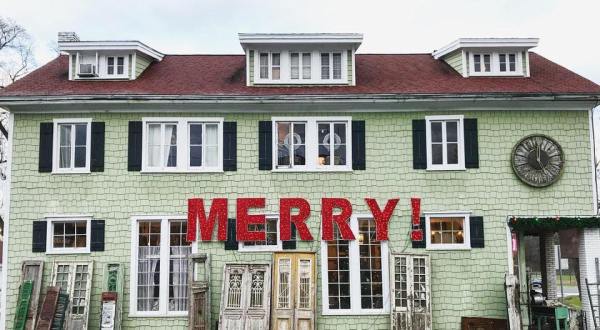It’s Impossible Not To Love The Virginia General Store That Takes Christmas To A Whole New Level