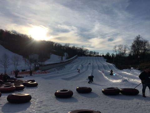 The Country's Best Snow Tubing Park In Pennsylvania Is Roundtop Mountain Resort And It's A Blast To Visit