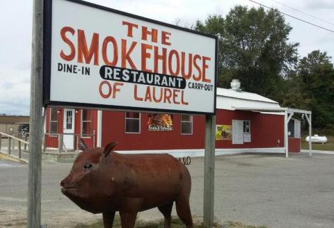 This Tiny Shop In Mississippi Serves BBQ To Die For