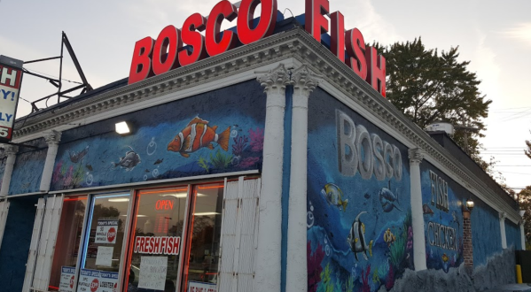 The Unassuming Detroit Restaurant That Serves The Best Seafood You’ve Ever Tried