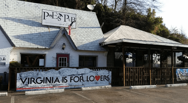 This Edgar Allan Poe-Inspired Restaurant In Virginia Is Marvelously Moody