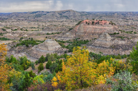 Everyone Must Visit The Iconic Painted Canyon Overlook In North Dakota Before They Die