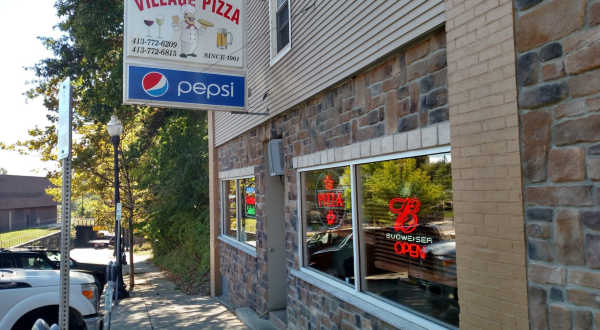 A Remote Pizza Joint In Massachusetts, Village Pizza Makes Scrumptious Italian Dishes