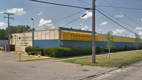 You Could Easily Spend All Weekend At This Enormous Flea Market Near Detroit