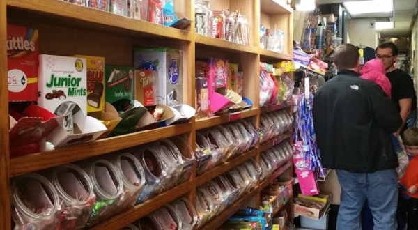 These 8 Classic Candy Shops In Illinois Have The Rarest Treats