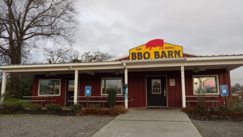 The Food At This BBQ Barn In South Carolina Is Melt In Your Mouth Good