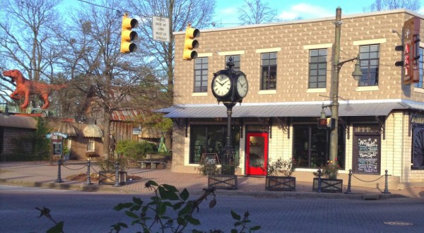 The Funky Little Art Center In Alabama That’ll Bring Out Your Creative Side