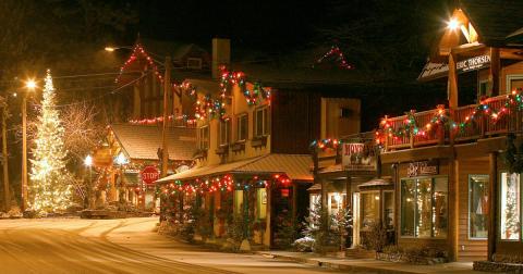 The One Montana Town That Transforms Into A Christmas Wonderland Each Year